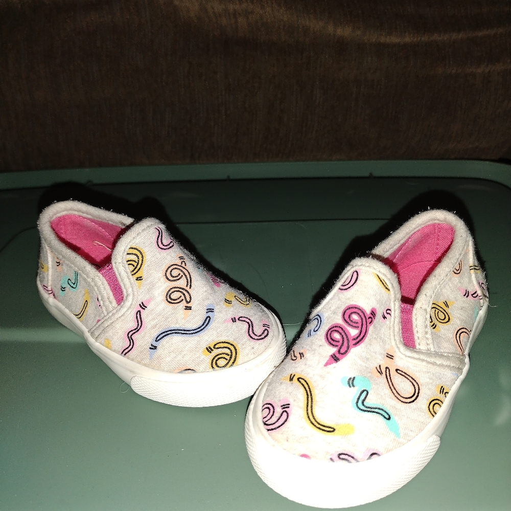 Cat & Jack Little Girls Mady Slip on Canvas Sneakers school Size 5 No Box.